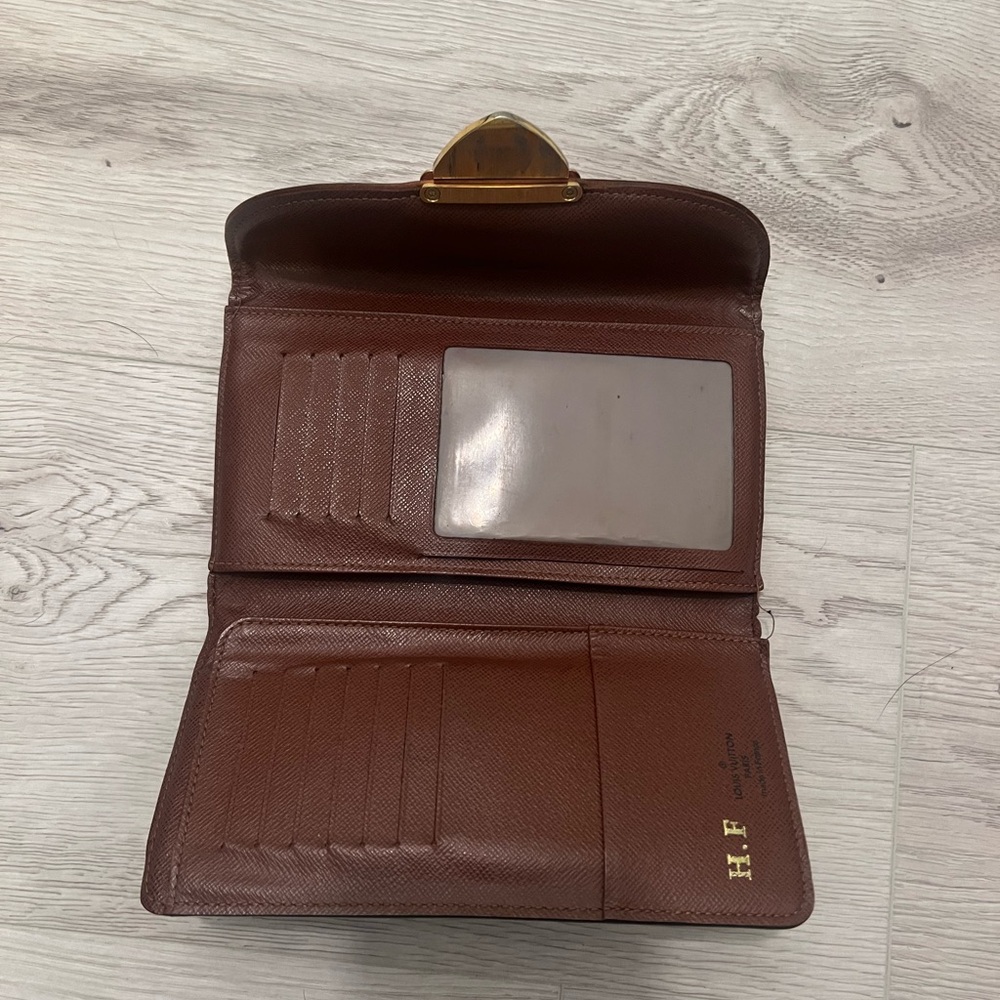 Louis Vuitton Wallet - Picture 5 of 6